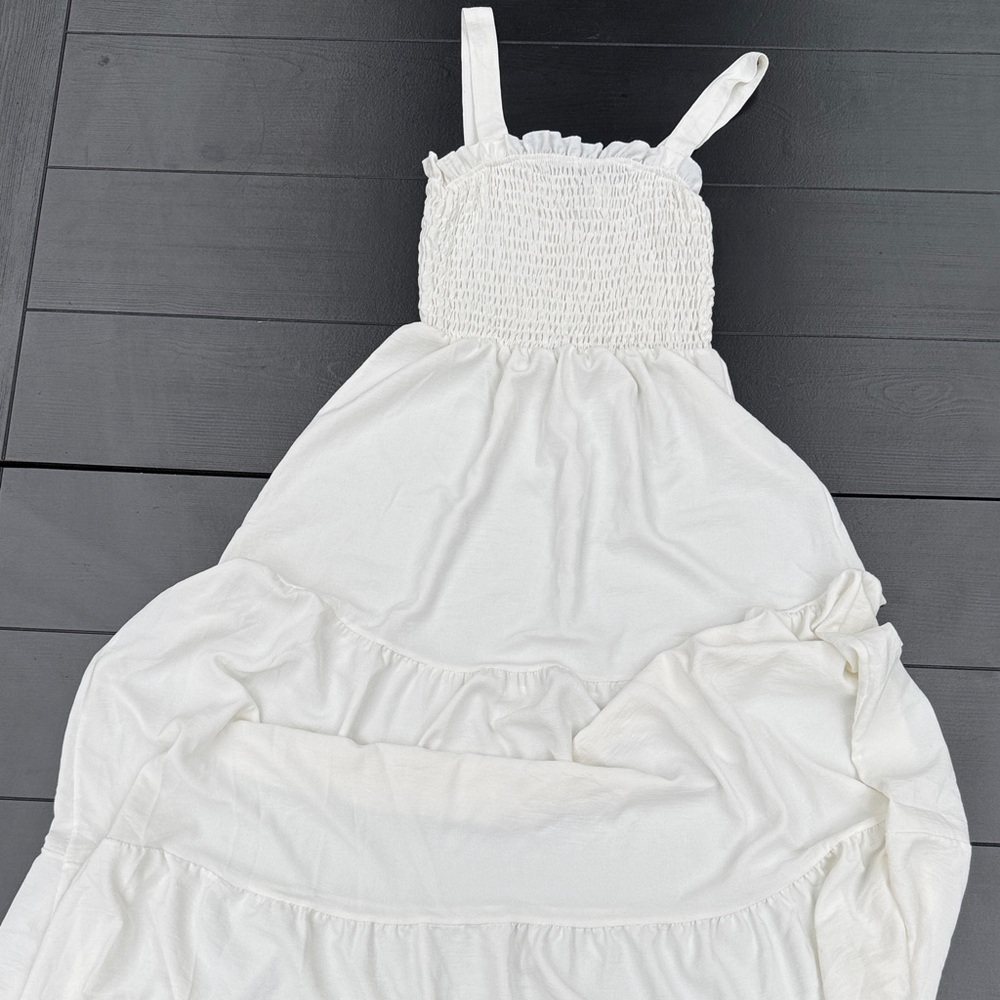 Avia Cream Smocked Top